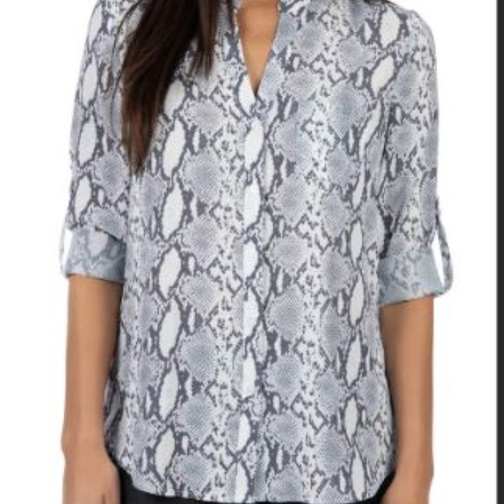 Kut from the cloth snake skin patter button up blouse